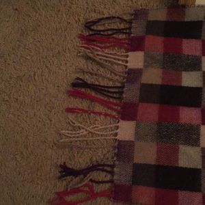 Super soft checkered scarf!